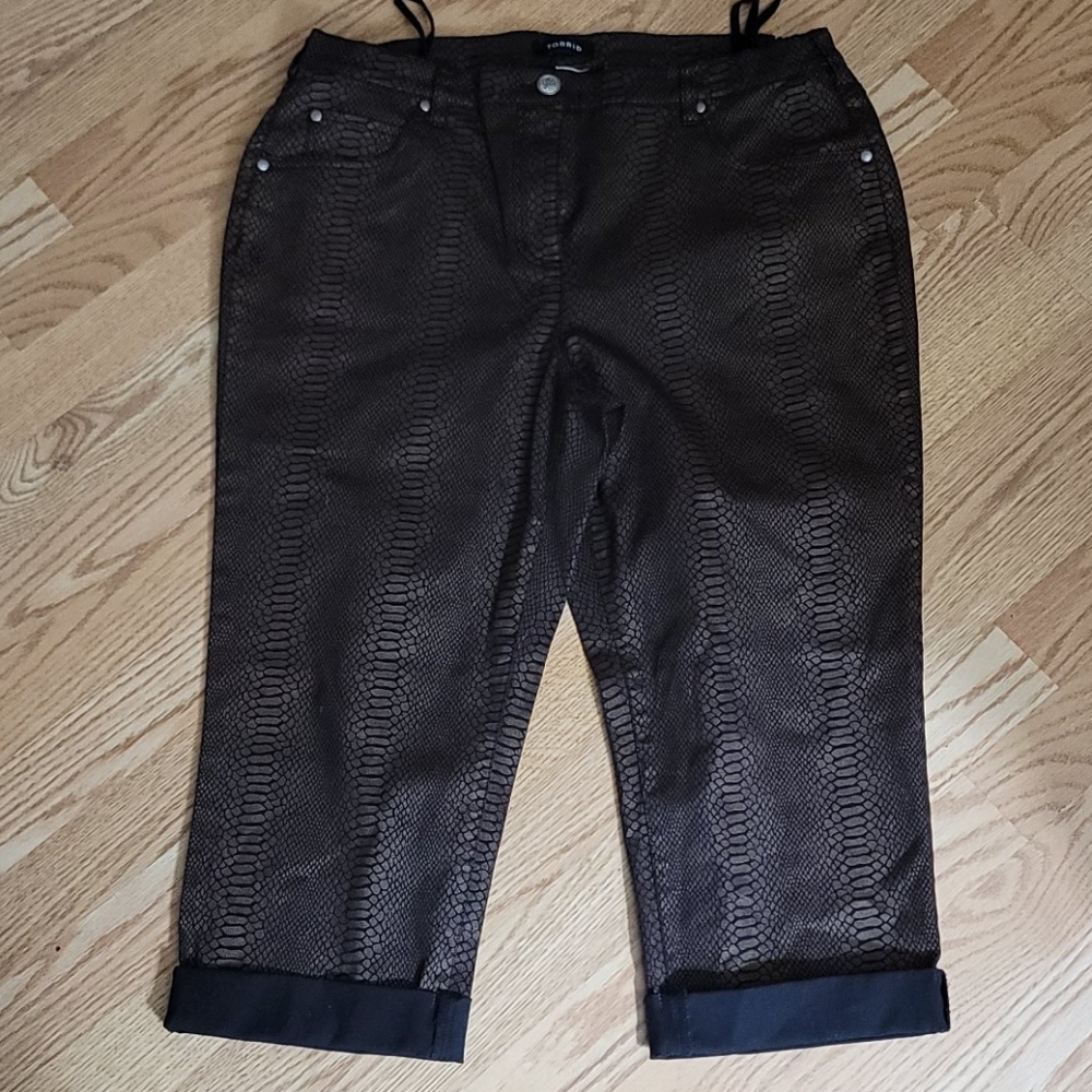 Torrid snakeskin crops 16